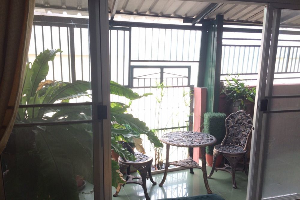 Baankhunmae Apartment Bangkok Exterior foto